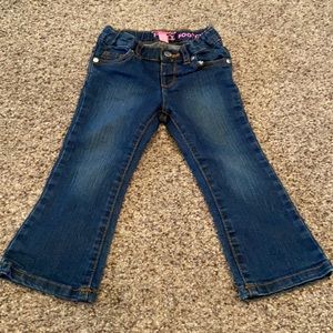 3/$10 ☀️ bundle! 2T toddler flare jeans